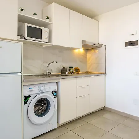 Suntower - Seaviews & Pool - Next To Apartamento Arona (Tenerife)