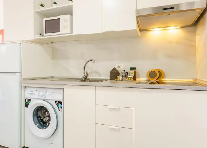 Apartman Suntower - Seaviews & Pool - Next To Arona