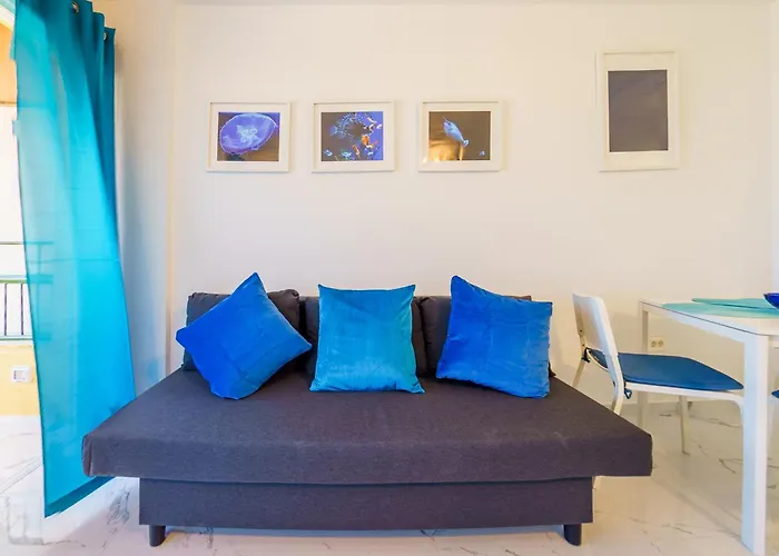 Suntower - Seaviews & Pool - Next To Apartman Arona