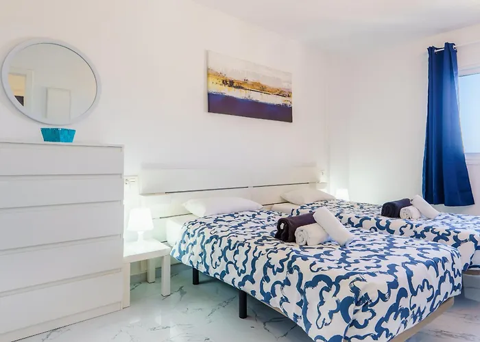 Suntower - Seaviews & Pool - Next To Apartman Arona