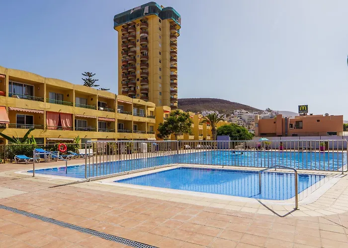 Suntower - Seaviews & Pool - Next To Apartman *