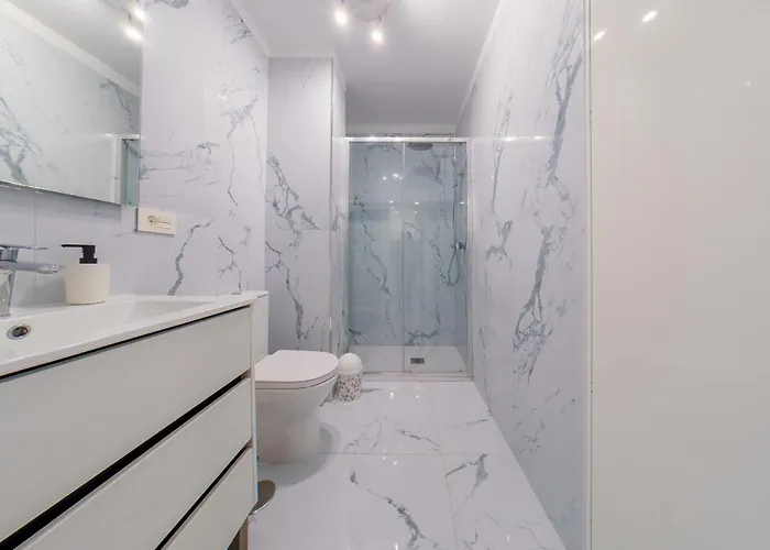 Suntower - Seaviews & Pool - Next To Apartmán *