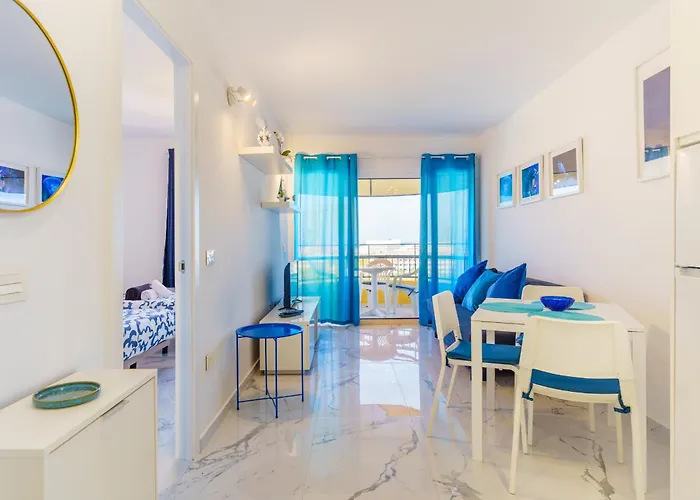 Suntower - Seaviews & Pool - Next To Apartmán *